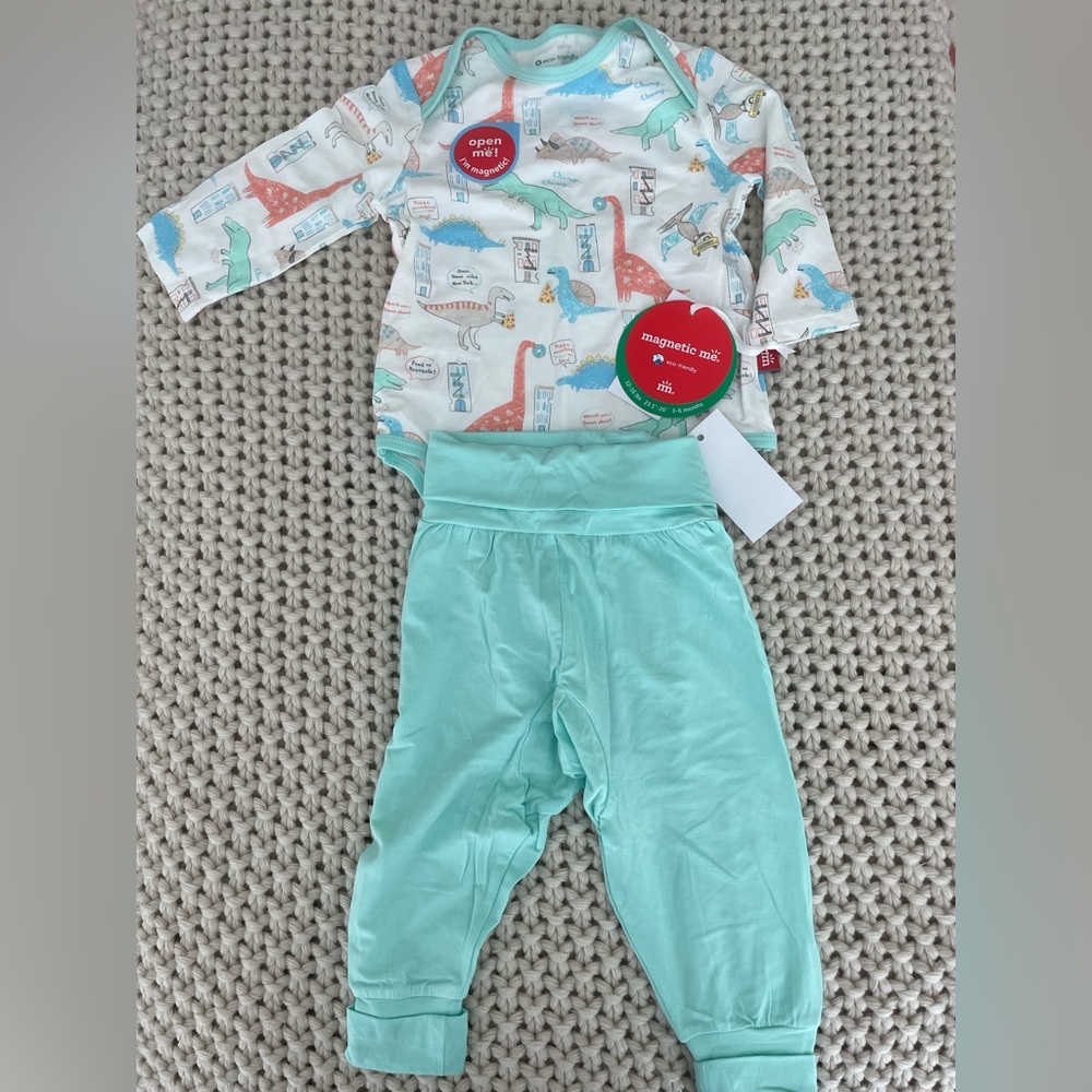 Magnetic Me 3-6 month modal set. NWT